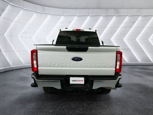 Used 2024 Ford F250 XLT image 5