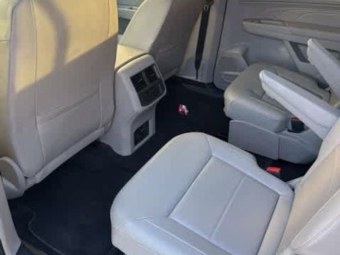 Certified 2023 Volkswagen Atlas SE image 11