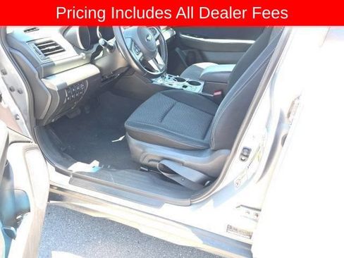 Used 2017 Subaru Outback 2.5i Premium AWD/4WD image 4