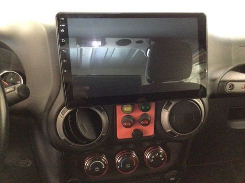 Used 2016 Jeep Wrangler Sport w/ Connectivity Group AWD/4WD image 13