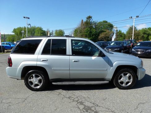 Used 2008 Chevrolet TrailBlazer LT w/ Sun And Sound Package AWD/4WD image 6