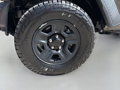 Used 2020 Jeep Gladiator Sport AWD/4WD image 40