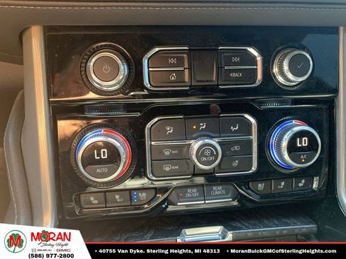 Used 2023 GMC Yukon Denali w/ Advanced Technology Package AWD/4WD image 12