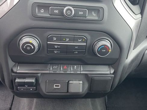 Used 2020 Chevrolet Silverado 2500 Custom w/ Custom Value Package image 16