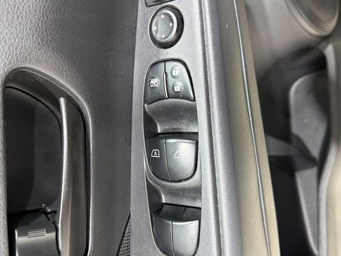 Used 2024 Nissan Kicks S image 15