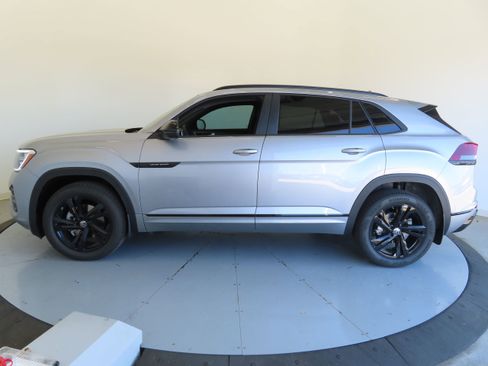 New 2026 Volkswagen Atlas Cross Sport SEL R-Line AWD/4WD image 8