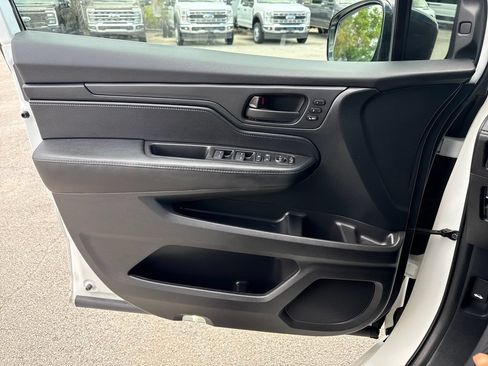 Used 2023 Honda Odyssey Sport image 12