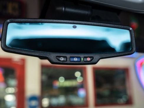 Used 2020 Chevrolet Suburban LT image 31