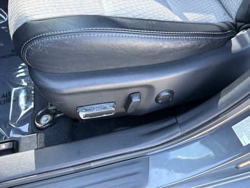 Used 2012 Toyota Camry SE FWD image 30