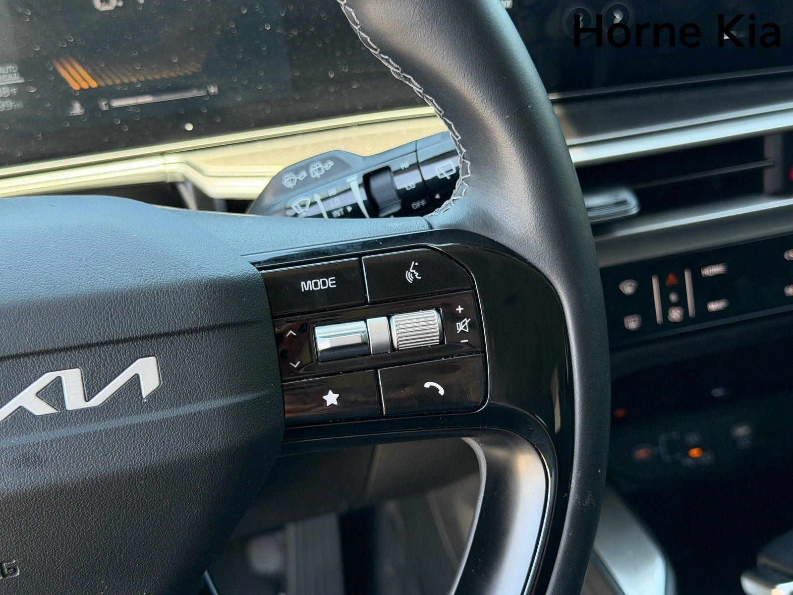 New 2026 Kia Sorento LX FWD image 13