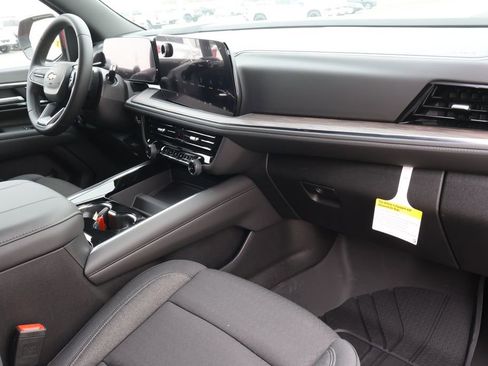 New 2026 Chevrolet Suburban LS image 39