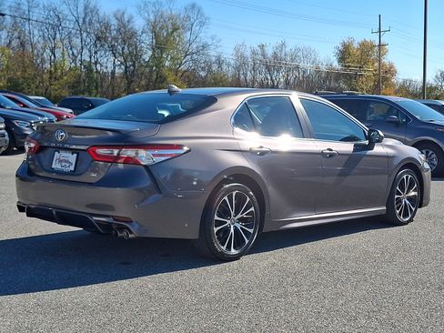 Used 2020 Toyota Camry SE image 6
