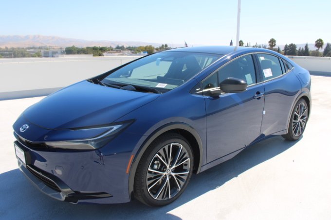 New 2027 Toyota Prius Limited AWD/4WD image 6