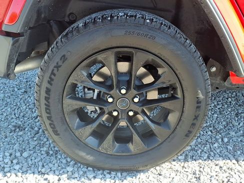 Used 2025 Jeep Wrangler Unlimited Sahara w/ Safety Group AWD/4WD image 17