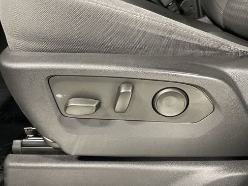 Used 2023 Chevrolet Silverado 1500 LT image 12