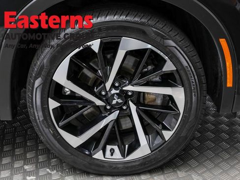 Used 2023 Mitsubishi Outlander SE AWD/4WD image 32