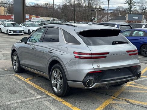 Used 2025 Genesis GV70 3.5T Sport image 3