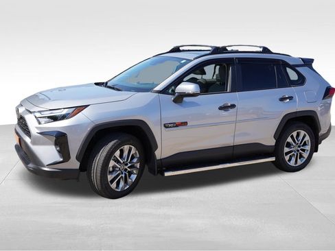 Used 2025 Toyota RAV4 XLE Premium w/ Weather Package AWD/4WD image 10