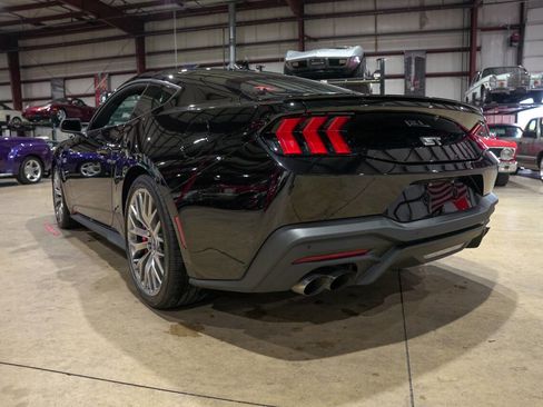 Used 2024 Ford Mustang GT Premium image 6