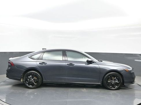 Certified 2025 Honda Accord SE image 7