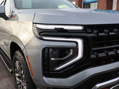 Used 2025 Chevrolet Suburban Z71 w/ Z71 Off-Road Package image 5