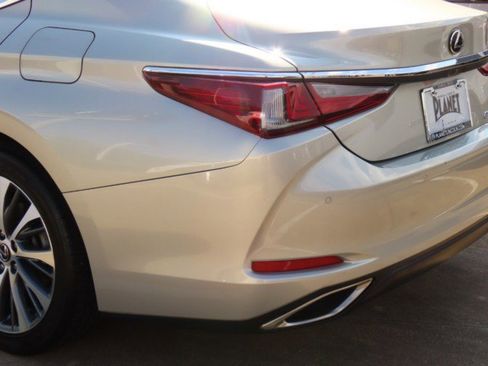 Used 2019 Lexus ES 350 image 9