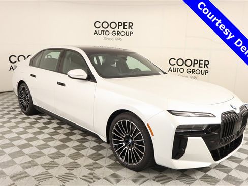 New 2025 BMW 740i xDrive 740i xDrive image 1