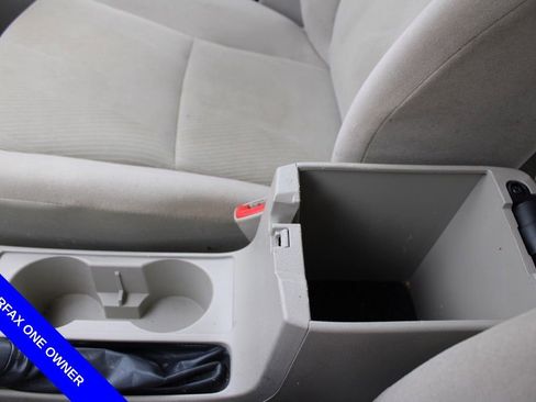 Used 2013 Toyota Corolla LE image 36