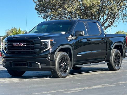 Used 2025 GMC Sierra 1500 Elevation AWD/4WD image 8