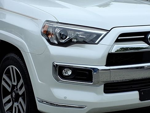 Used 2024 Toyota 4Runner Limited AWD/4WD image 4