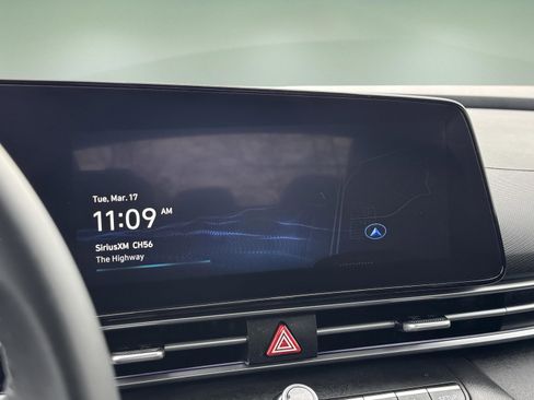 Used 2025 Hyundai Elantra SEL image 20