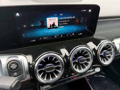 Certified 2022 Mercedes-Benz GLB 250 GLB 250 image 16