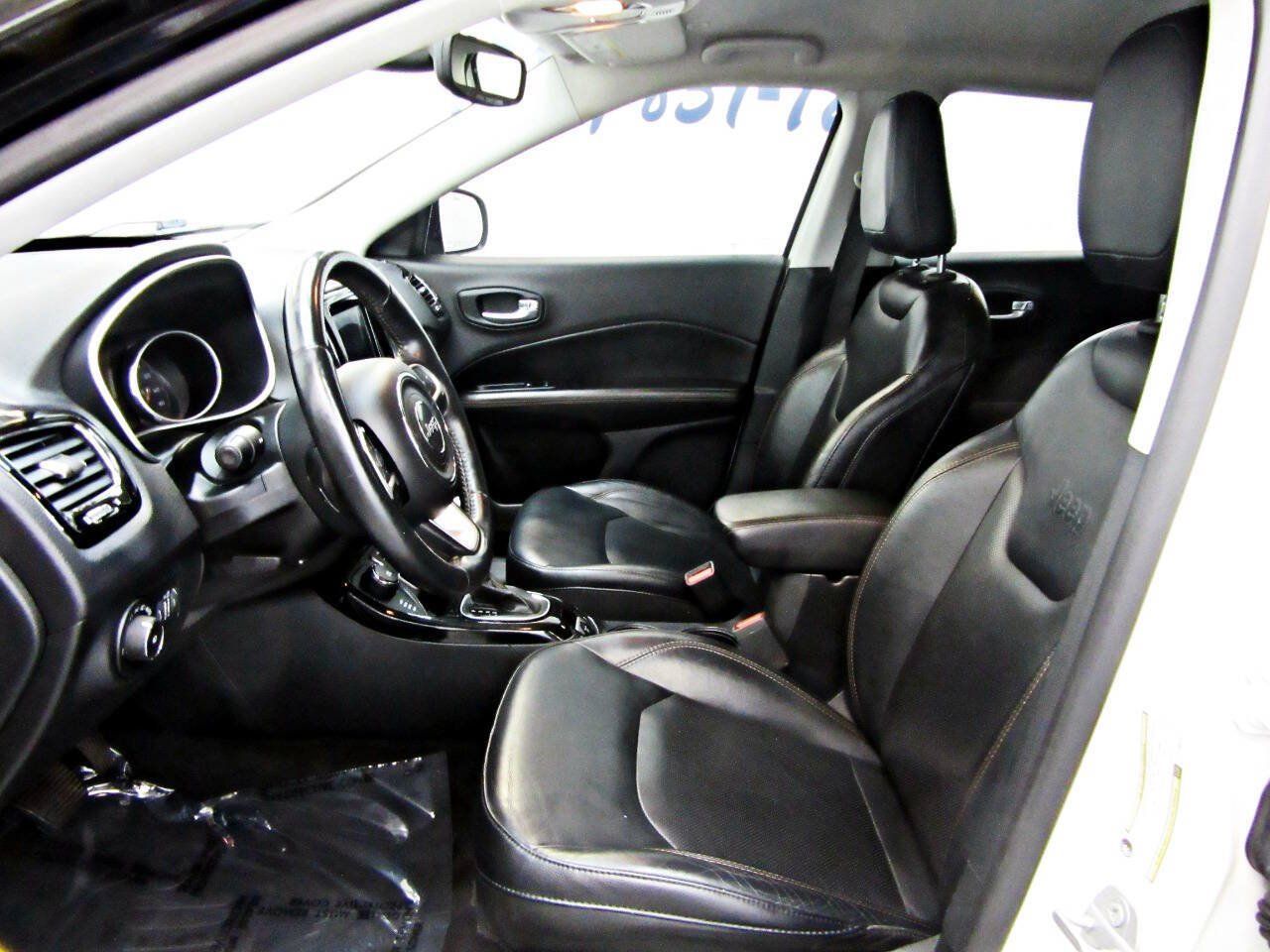 Used 2018 Jeep Compass Limited w/ Navigation Group AWD/4WD image 8