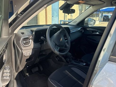 Used 2026 Chevrolet TrailBlazer LT FWD image 6