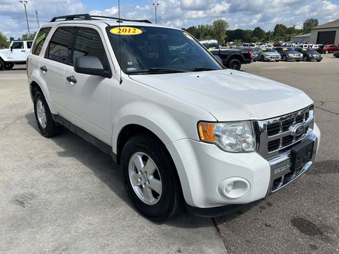 Used 2012 Ford Escape XLT AWD/4WD image 3