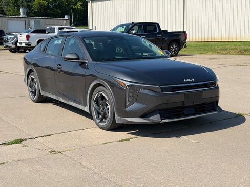Used 2025 Kia K4 EX FWD image 1