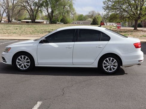 Used 2015 Volkswagen Jetta SE image 9