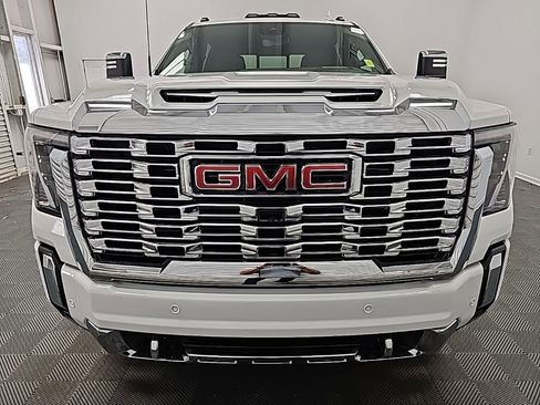 New 2026 GMC Sierra 2500 Denali w/ Denali Reserve Package image 3