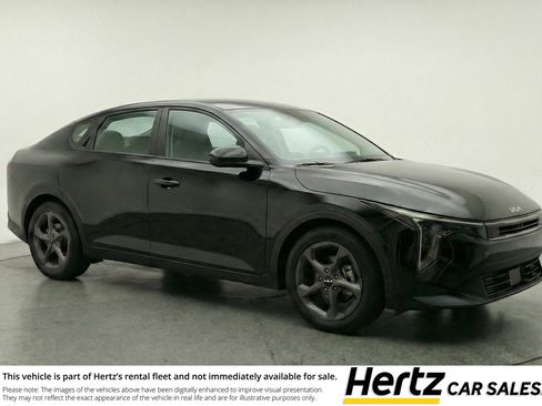 Used 2025 Kia K4 LXS image 1