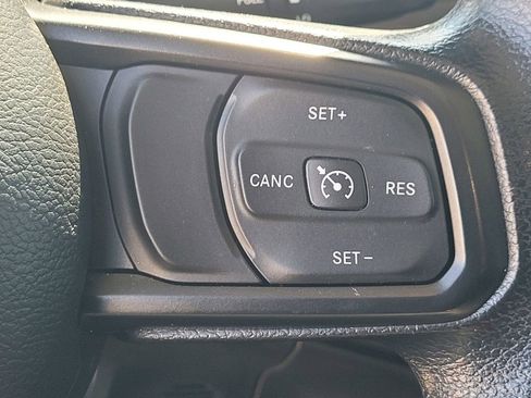 Used 2022 Jeep Gladiator Sport AWD/4WD image 23