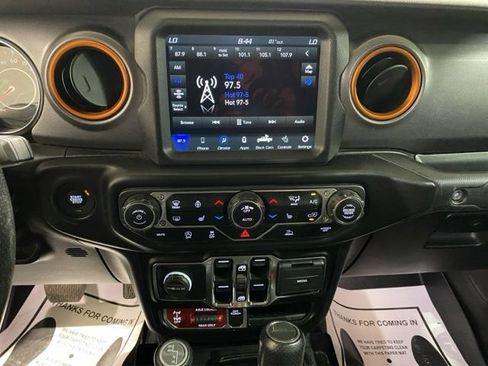Used 2022 Jeep Gladiator Mojave w/ Cold Weather Group AWD/4WD image 16