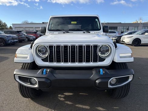 Used 2024 Jeep Wrangler Sahara 4xe w/ Technology Group image 9
