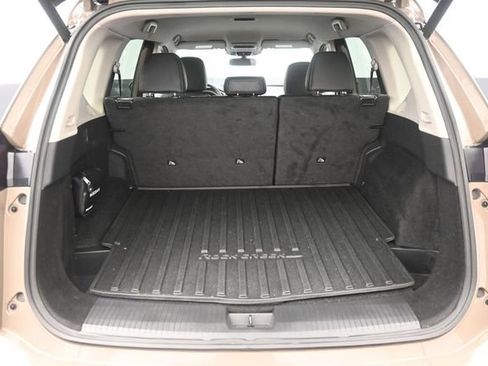 Used 2025 Nissan Rogue SV AWD/4WD image 34