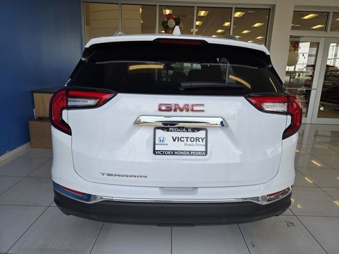 Used 2023 GMC Terrain SLT image 7