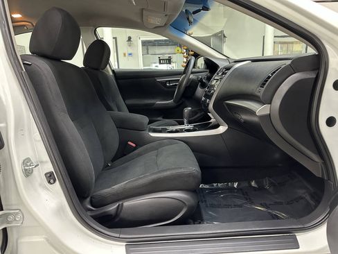 Used 2014 Nissan Altima 2.5 S w/ Display Audio Package FWD image 17