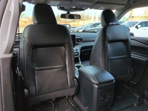 Used 2023 Ford Explorer XLT w/ Equipment Group 202A image 19