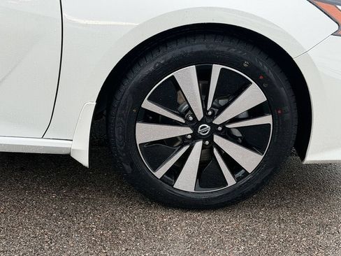 Certified 2022 Nissan Altima 2.5 SV FWD image 9