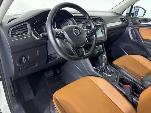 Used 2018 Volkswagen Tiguan SE image 15
