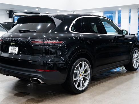 Used 2023 Porsche Cayenne image 4