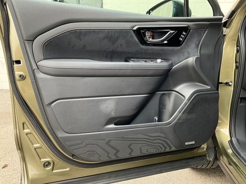 New 2026 Subaru Forester Touring AWD/4WD image 10